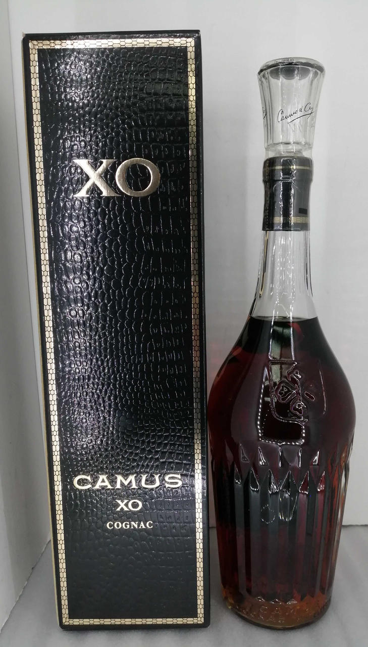 箱とボトル背面