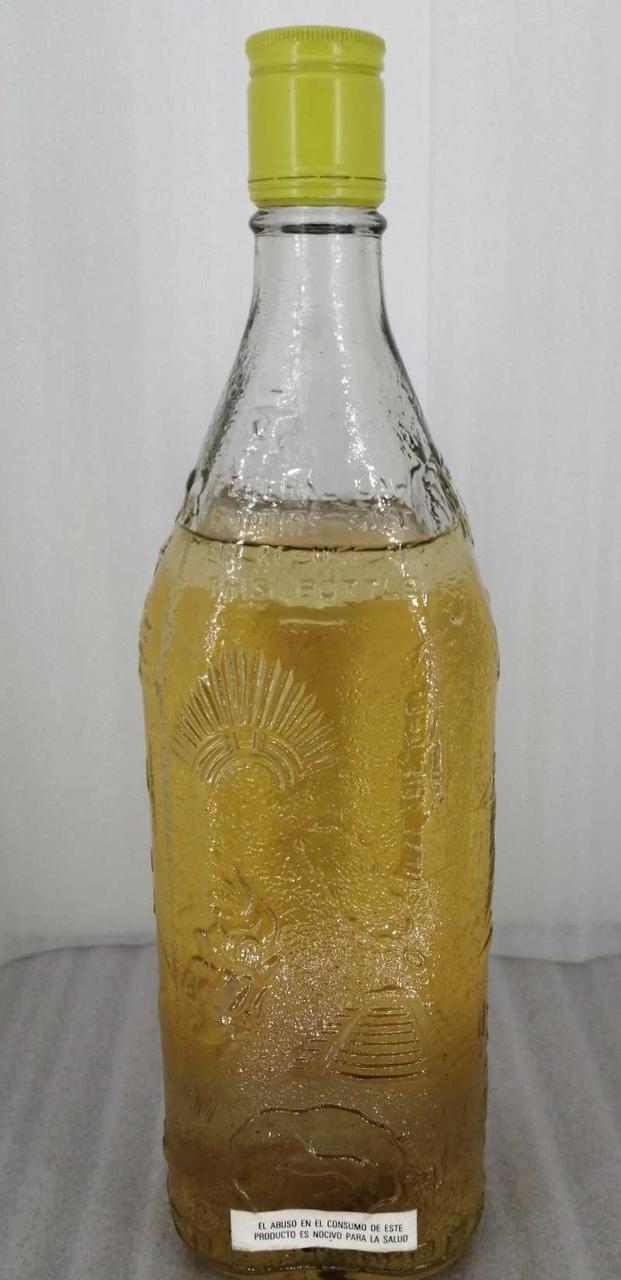 ボトル背面