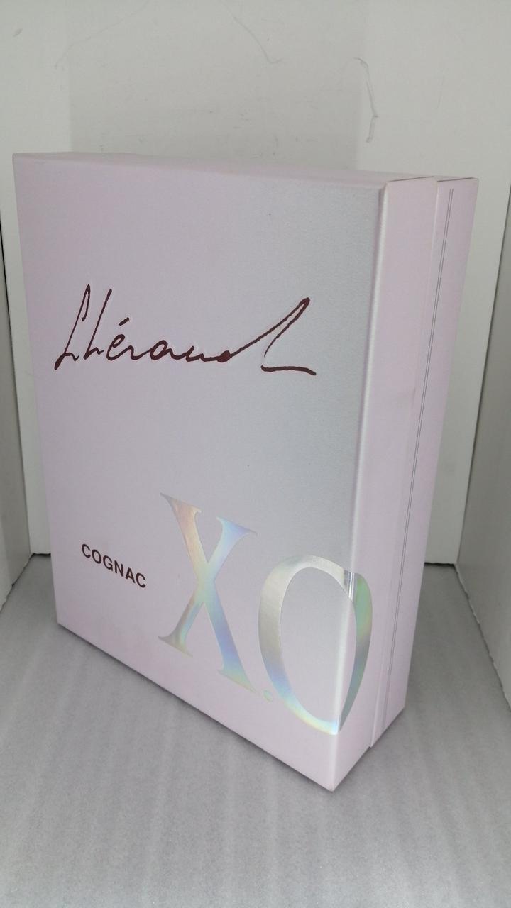 箱付きです。
若干内部汚れ有ります。