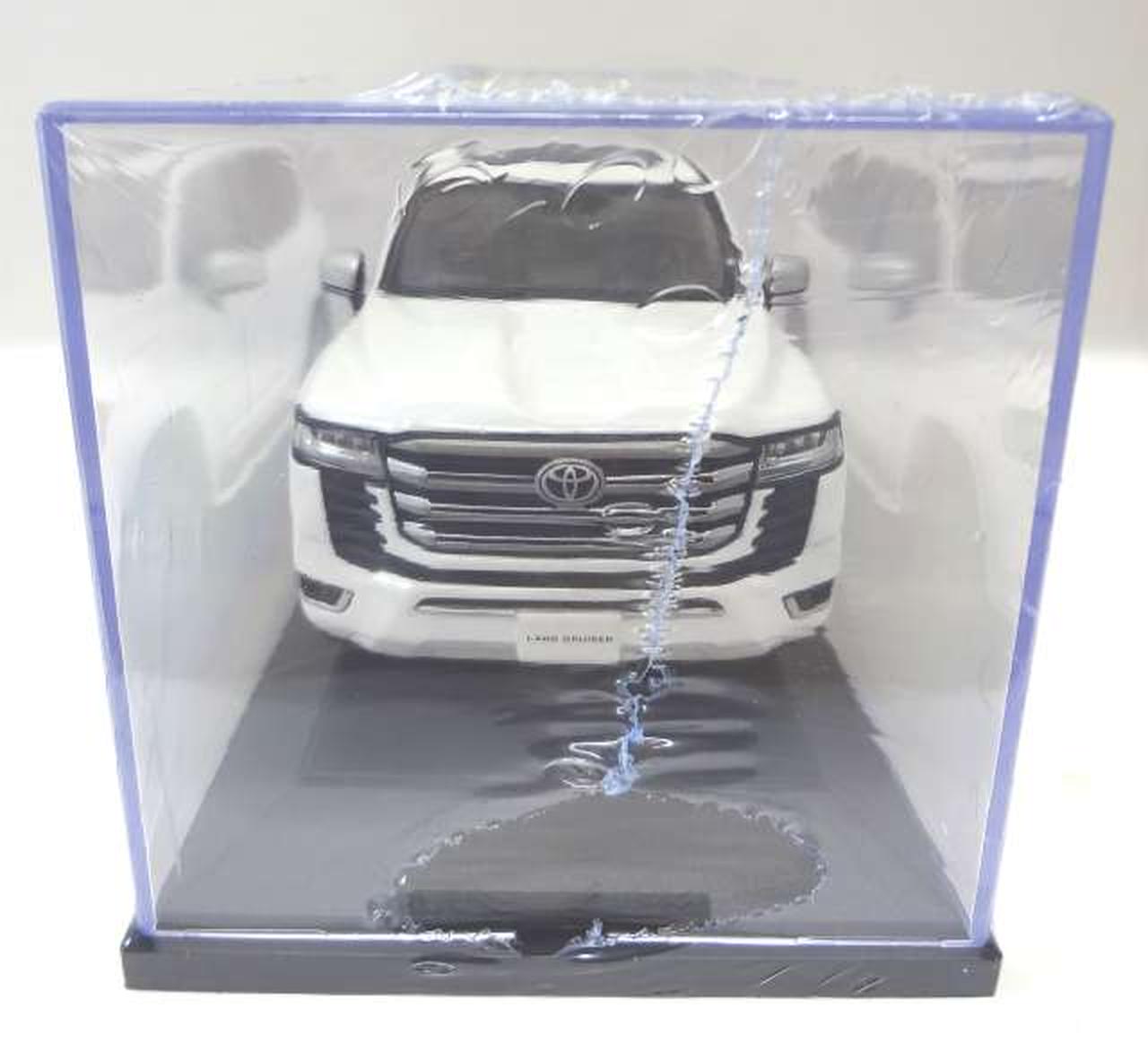 Amazon | 込みランドクルーザー 300 ZX ミニカー 1/30 カラー