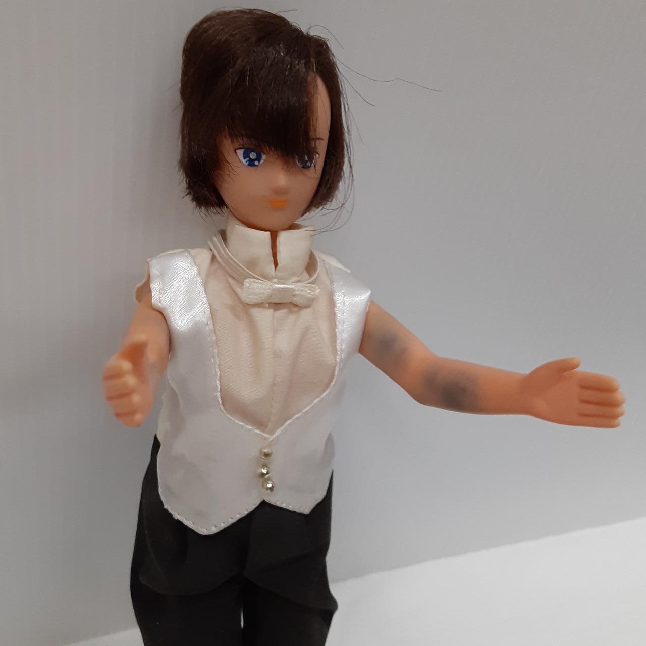 腕に変色あり。