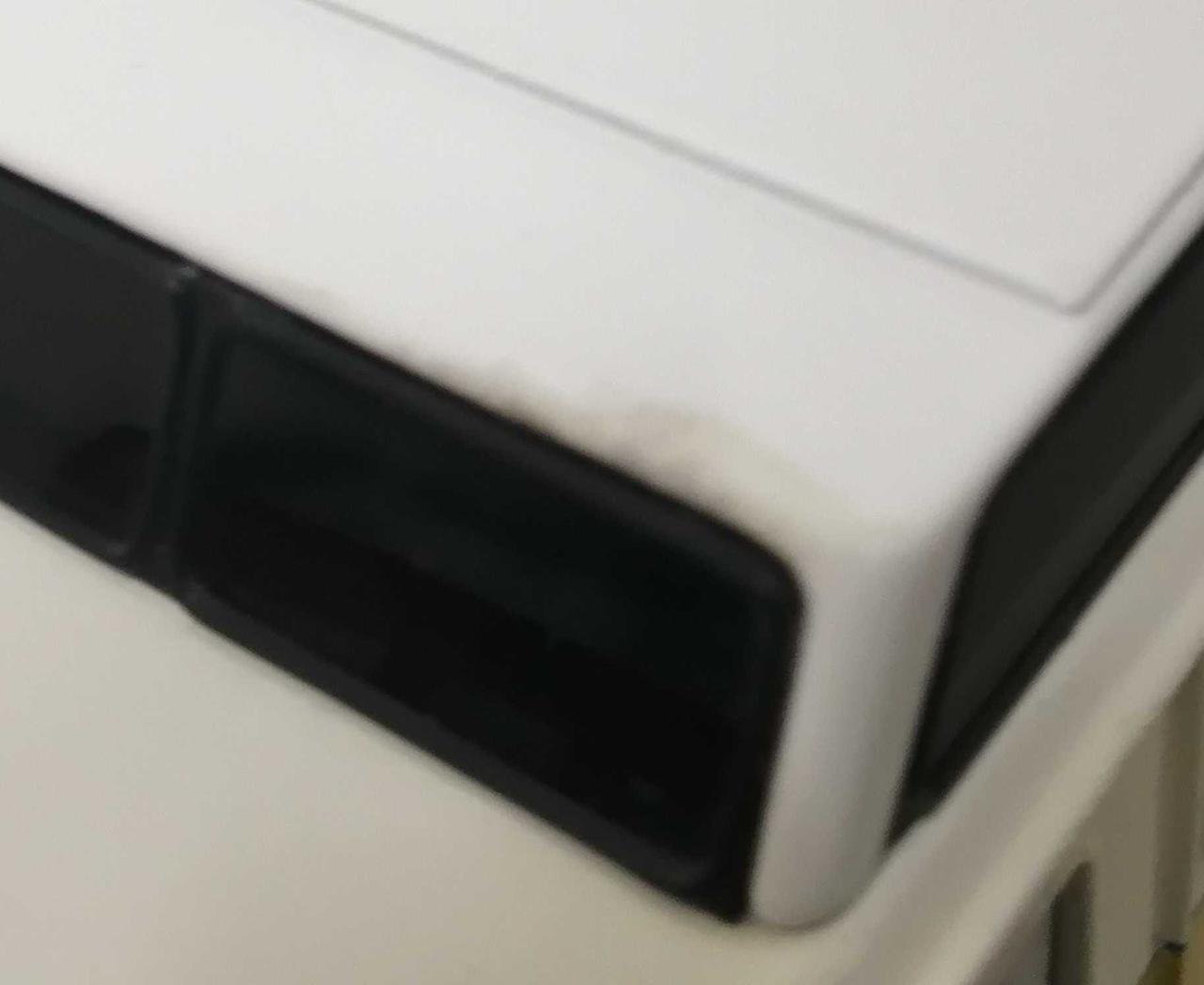 塗装のムラ、汚れがあります。