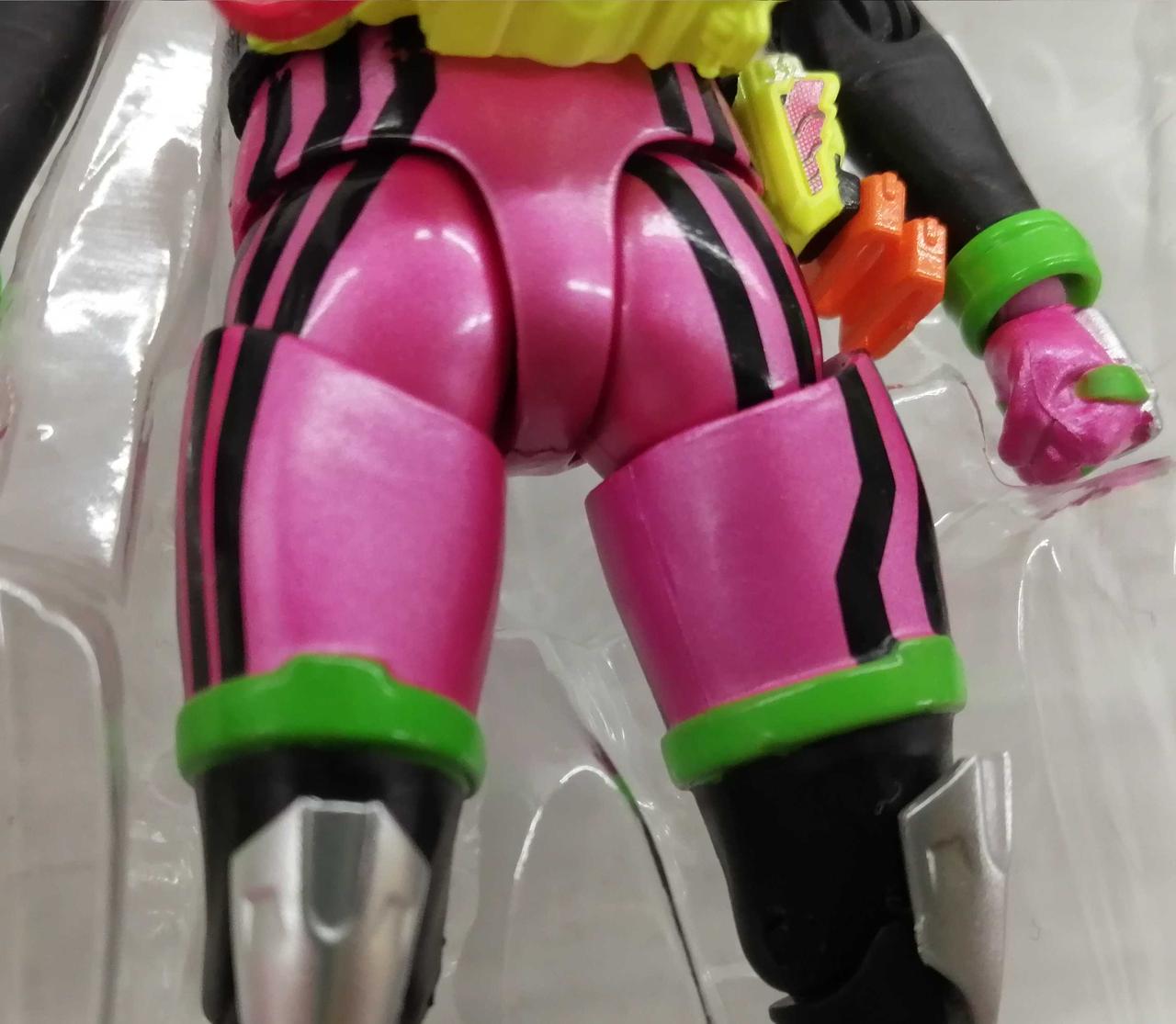 モモに少しベタつきが見られます