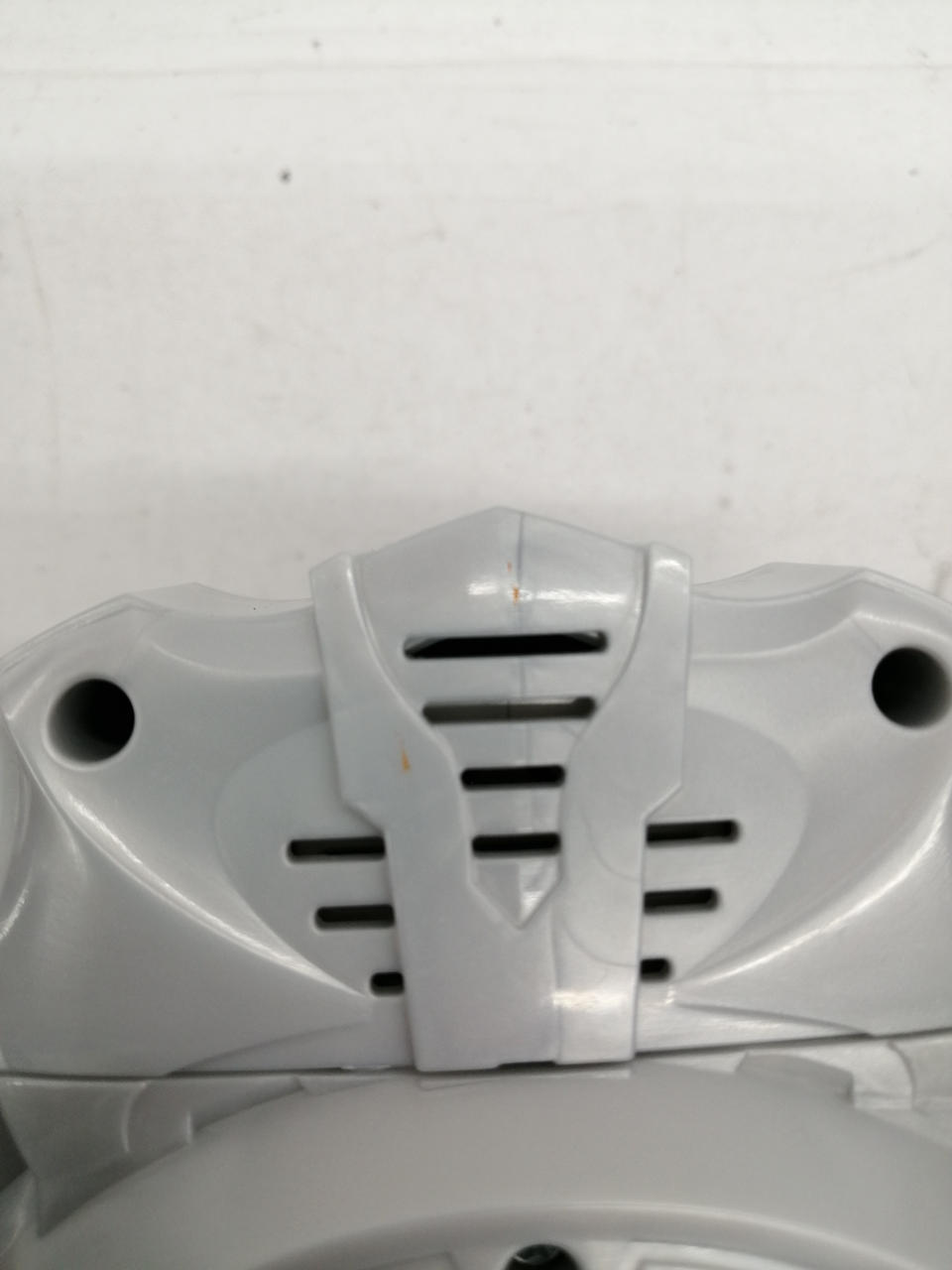 本体裏側に汚れが見られます