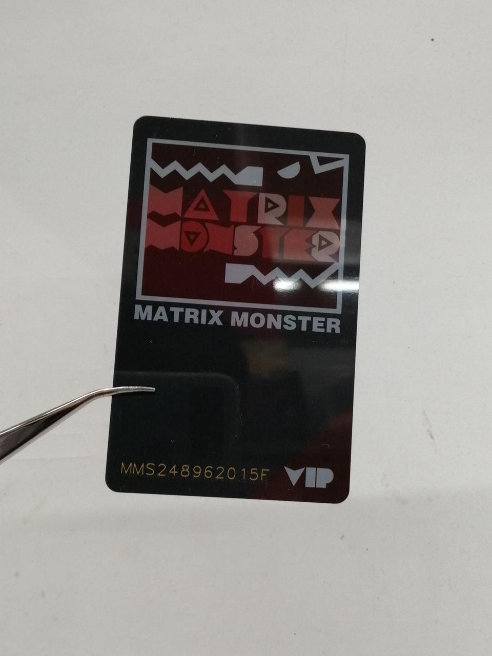 カードに傷が見られます