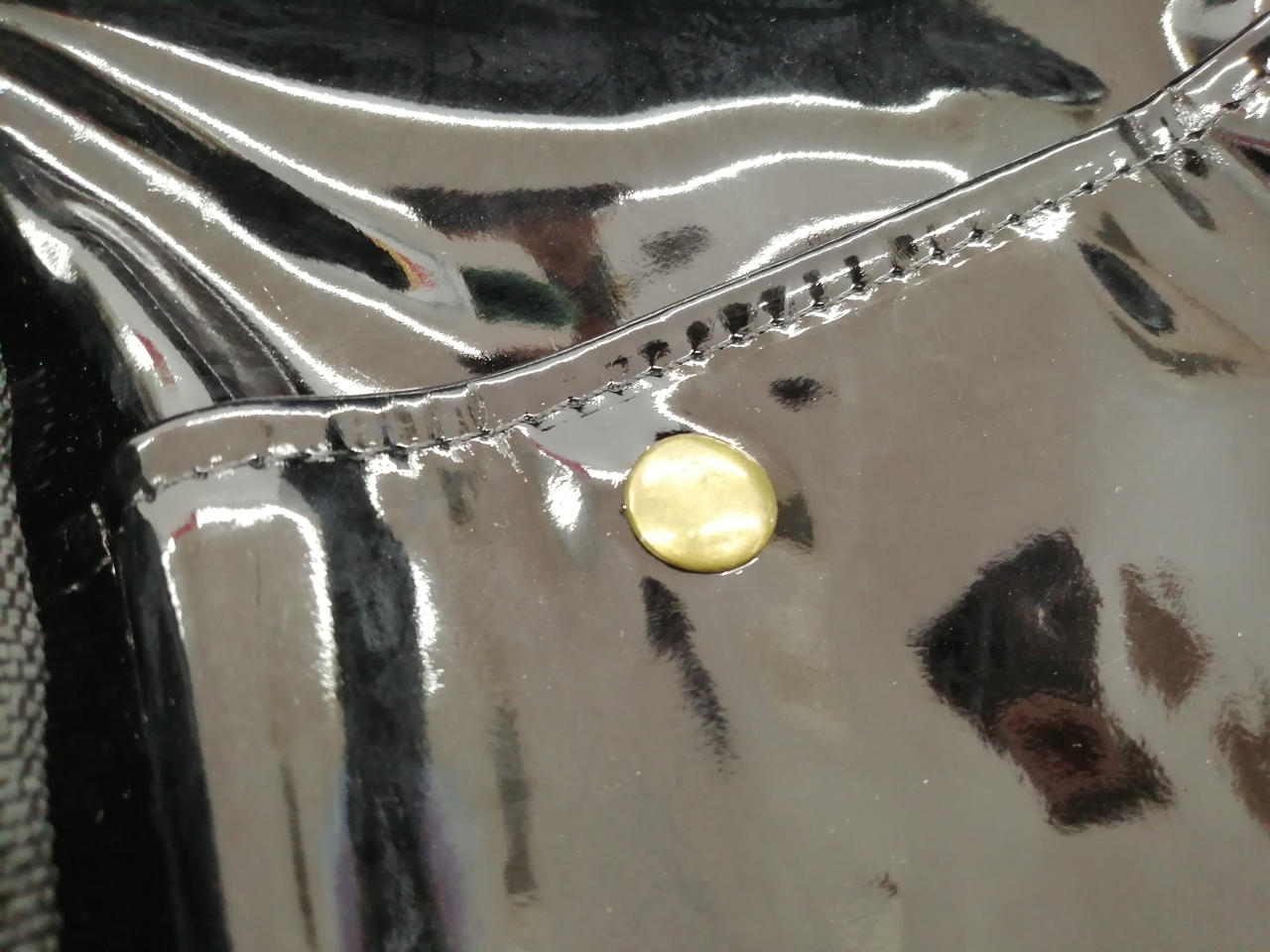 金属部分に少しくすみ有