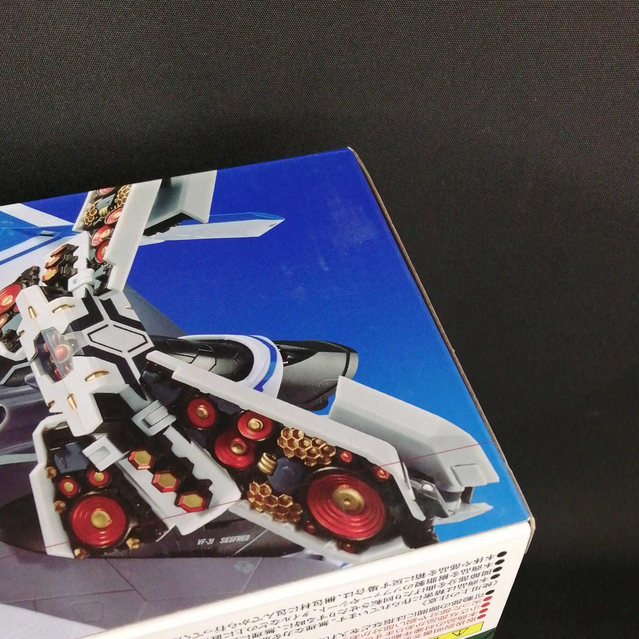 擦れ跡があります