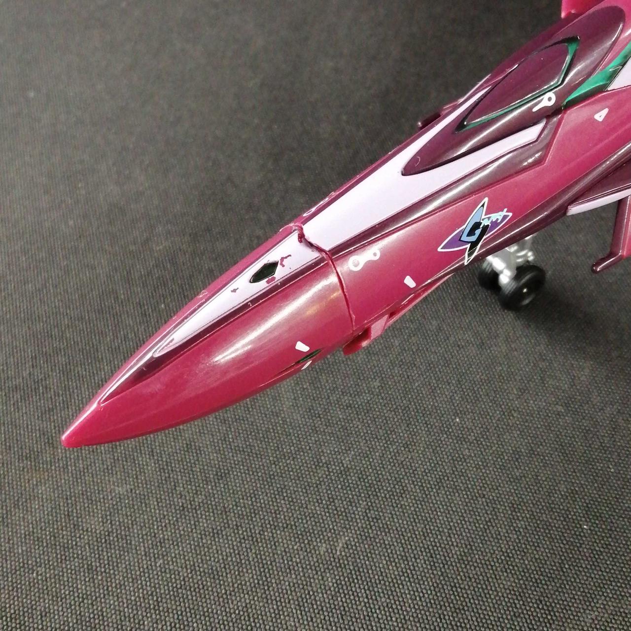 変形の影響で、塗装が剥がれています