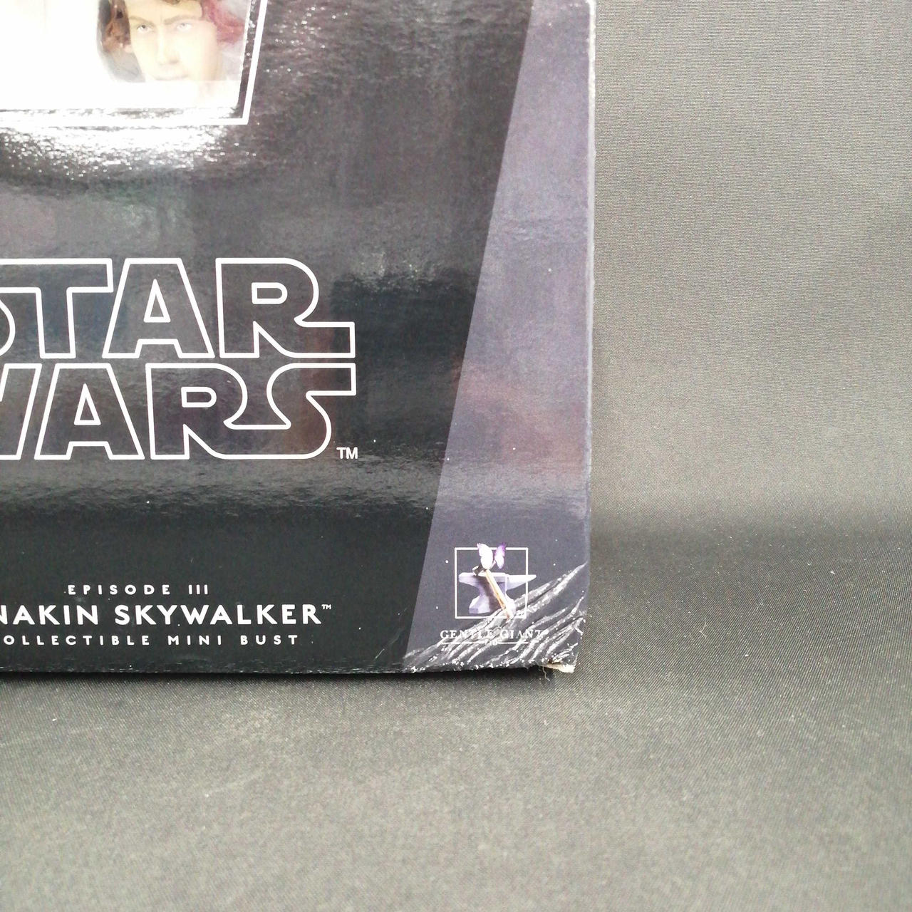 外箱に傷みがあります