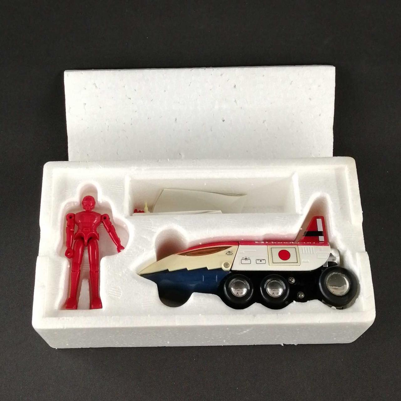 本体の白いパーツが変色しています