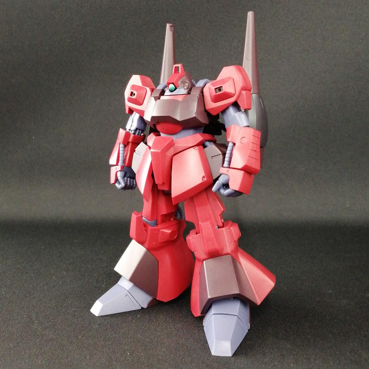 関節の緩みはなく、自立します