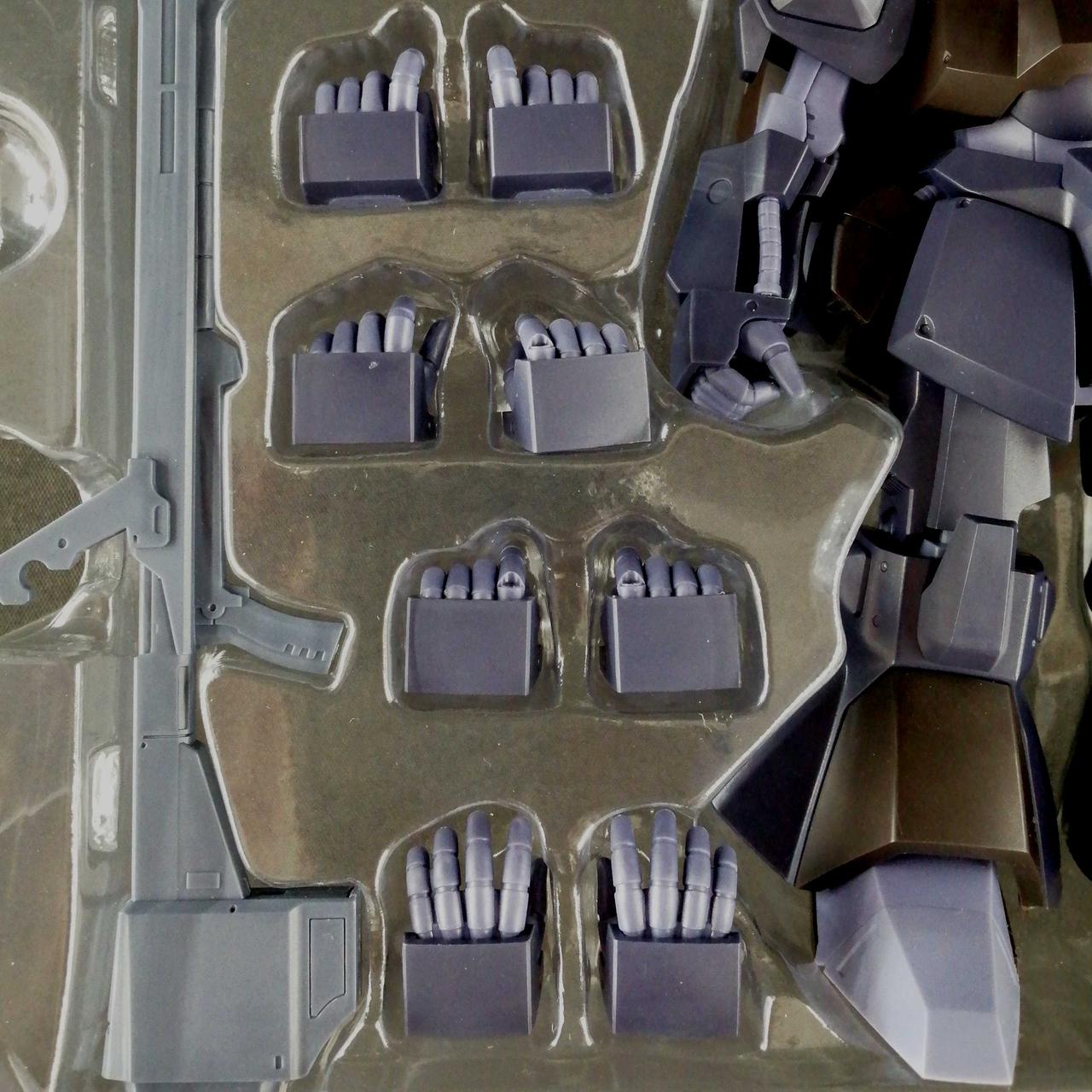 手首Fではなく、手首Jが入っています