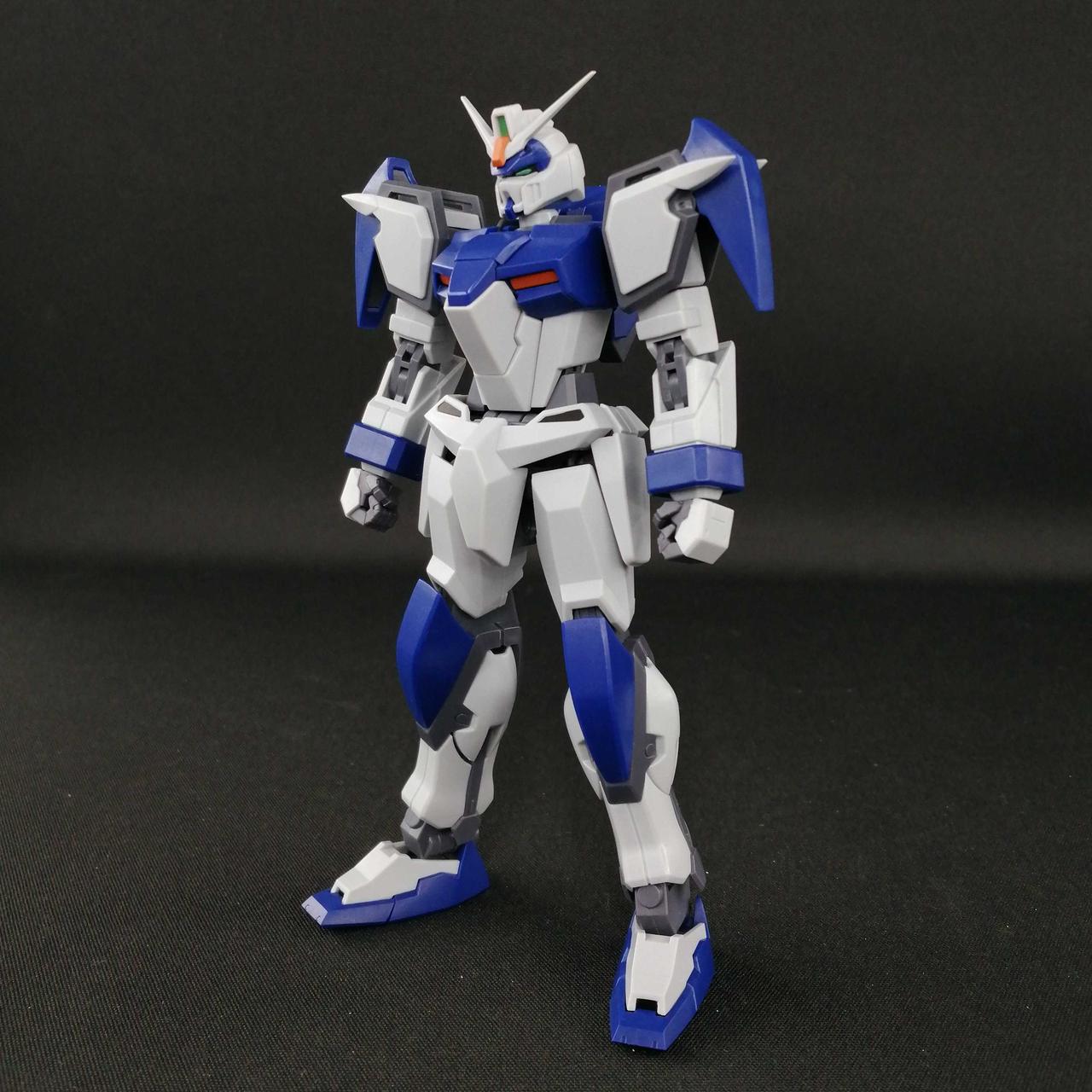 関節に緩みはなく、自立します