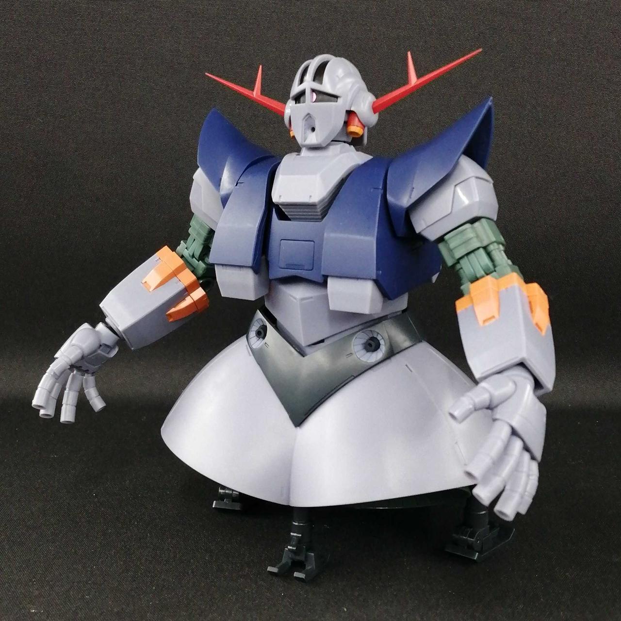 関節に緩みはなく、自立します