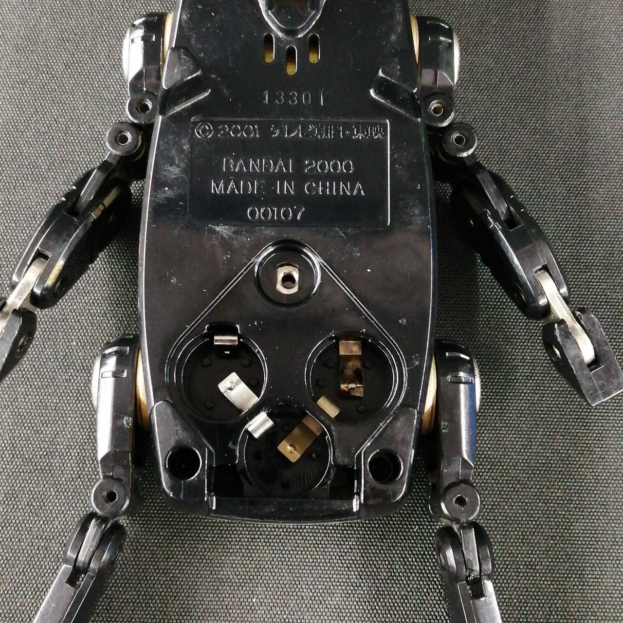 電池の液漏れ跡があります