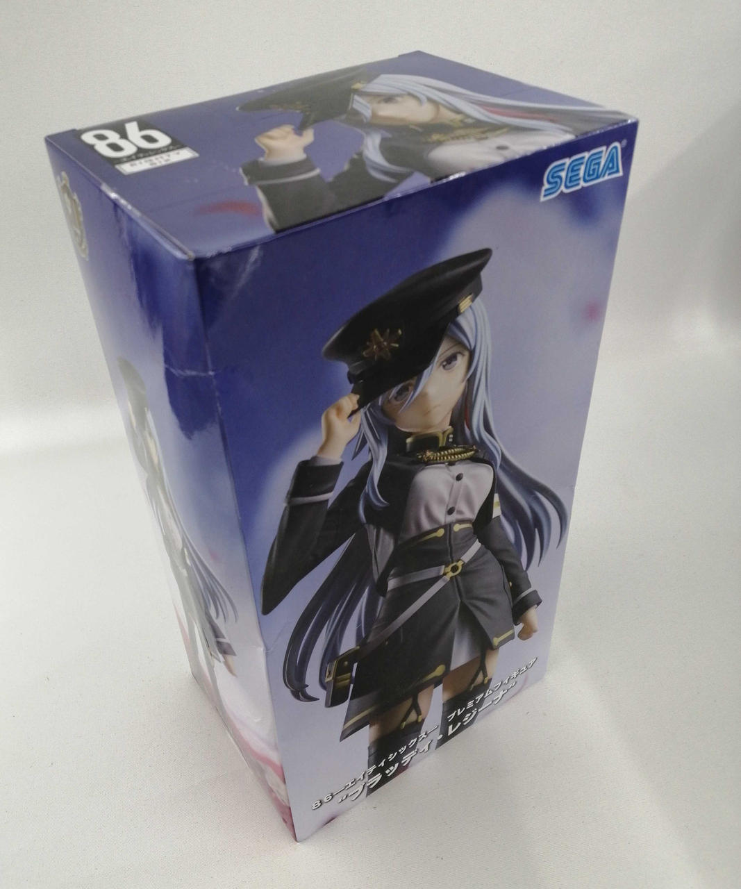 箱傷み、凹みあります。