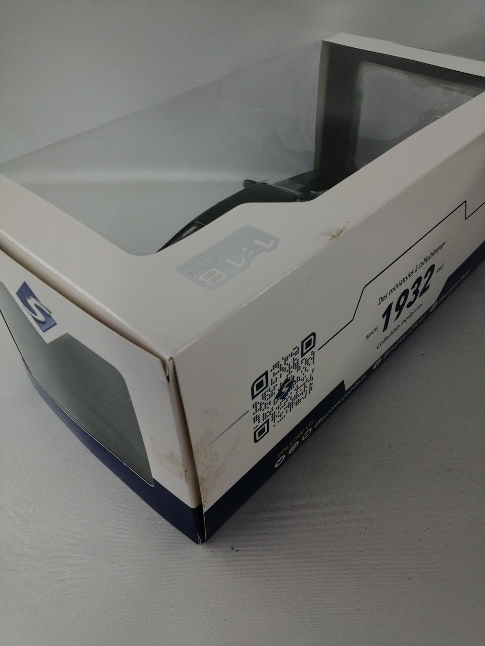 箱汚れあります。