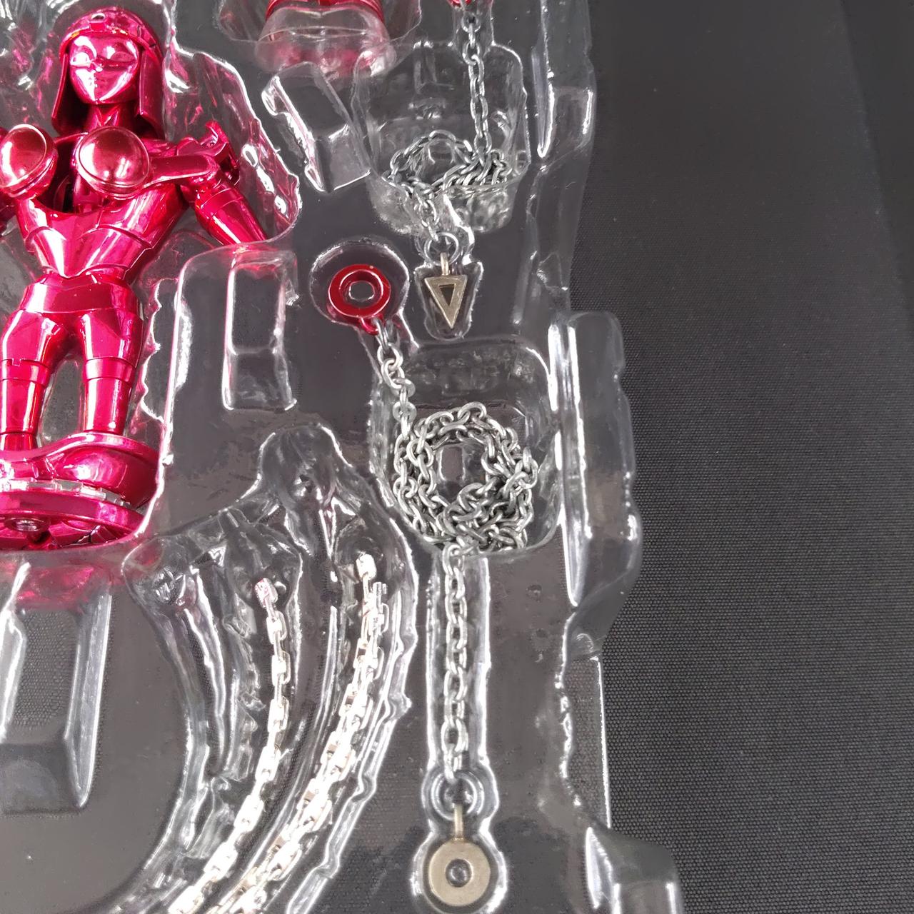 金属チェーンに、若干のサビがあります