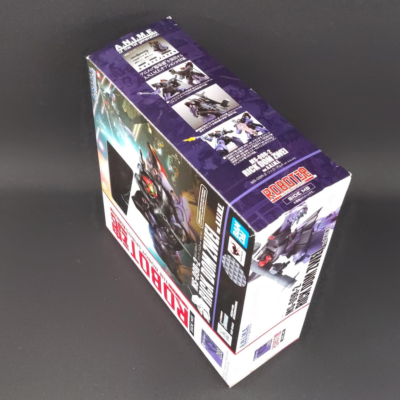 外箱に、写真の様な白欠けが数カ所あります