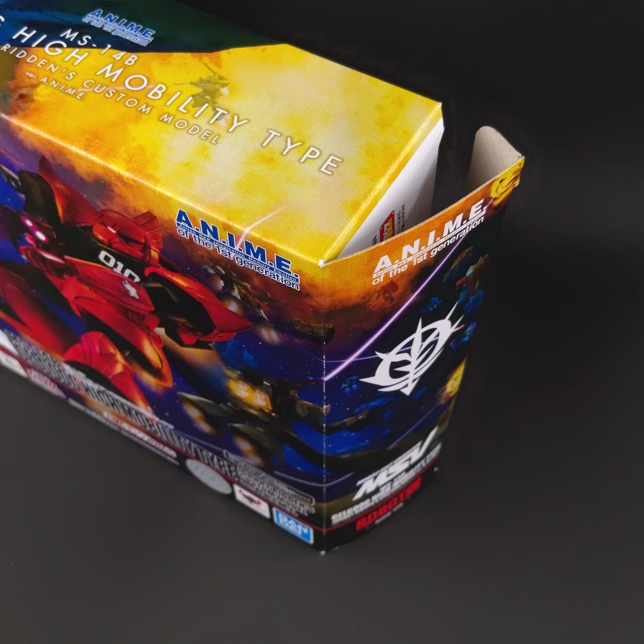 外箱に、写真の様な白欠けが数カ所あります