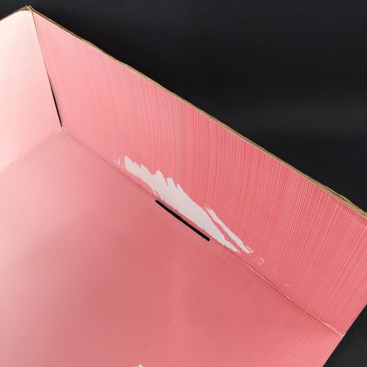 内箱が剥げています