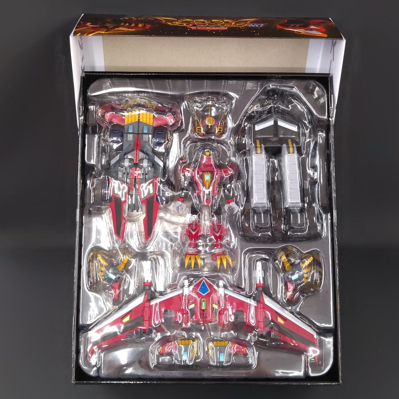 グッドスマイルカンパニー グリッドマン ユニバース ダイナゼノン フィギュア 4つの心が今ひとつになる！ダイナゼノン、バトル・ゴー！劇場版