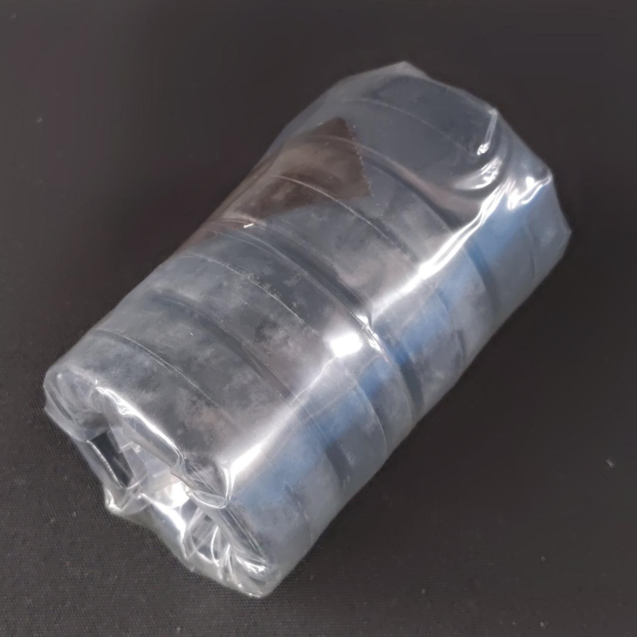 タイヤが白くなっています