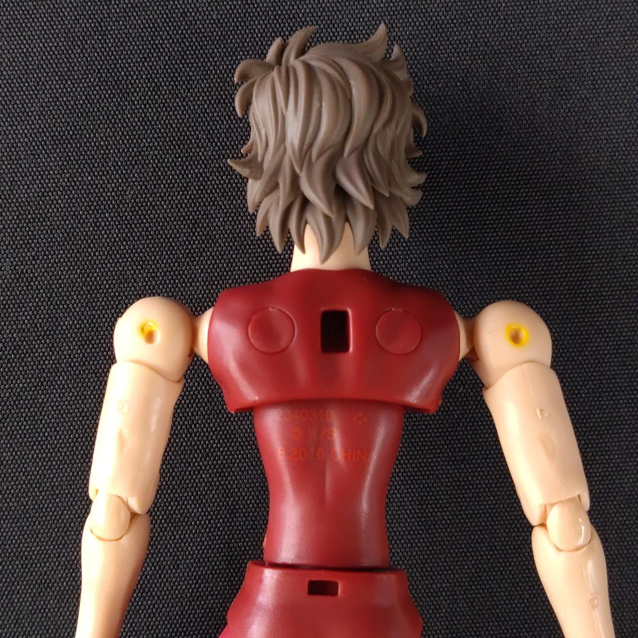 両肩に色移りがあります