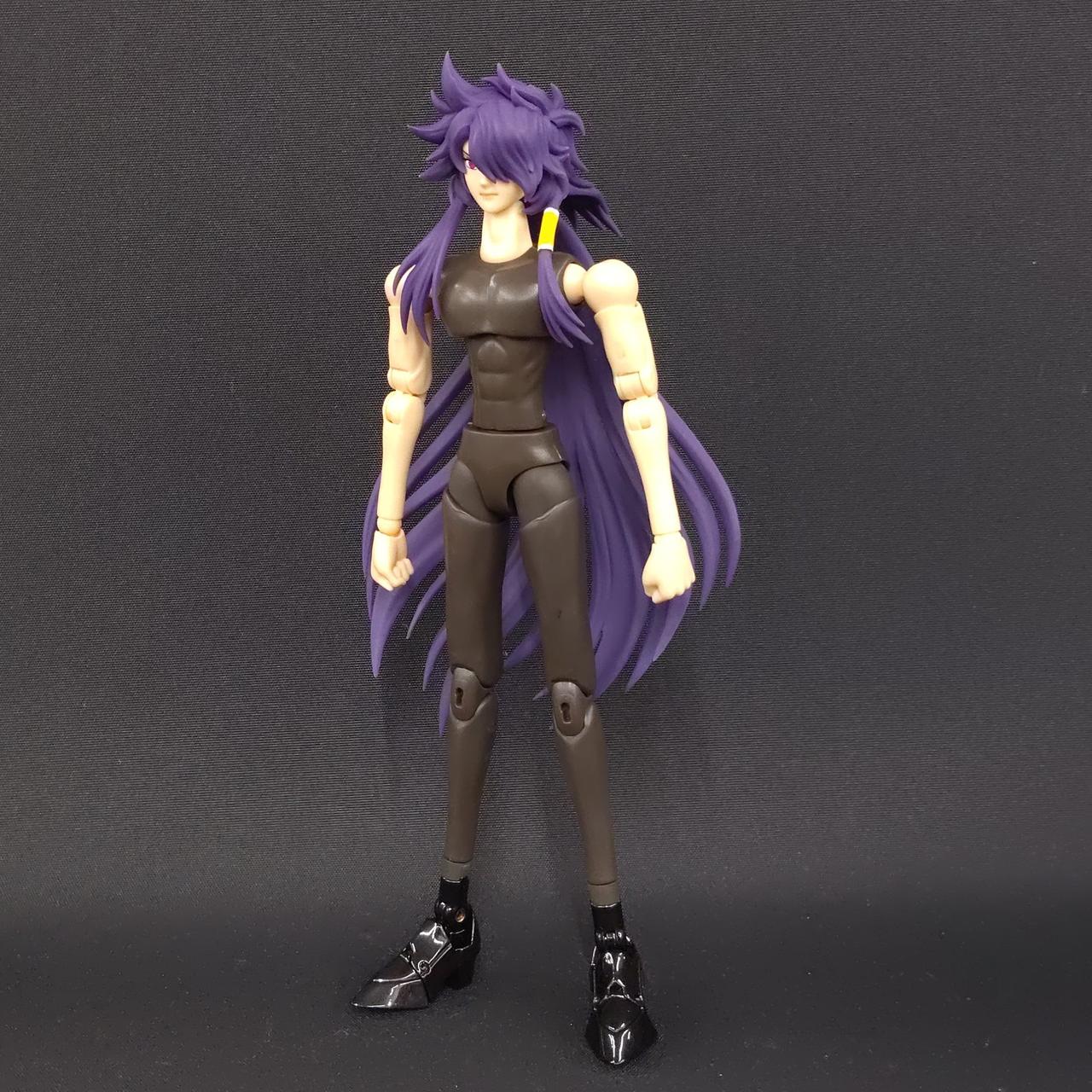 関節に緩みはなく自立します