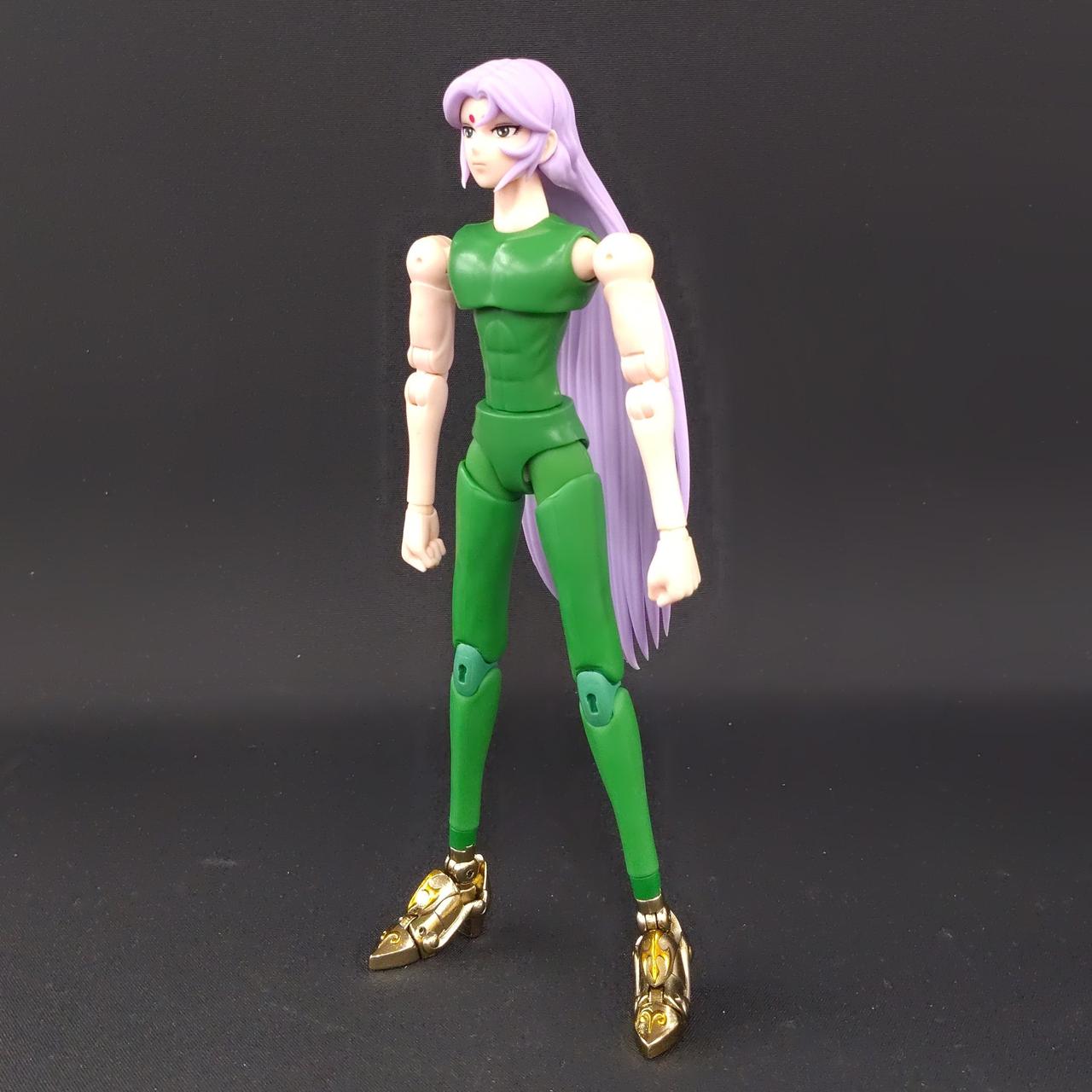 関節に緩みはなく自立します