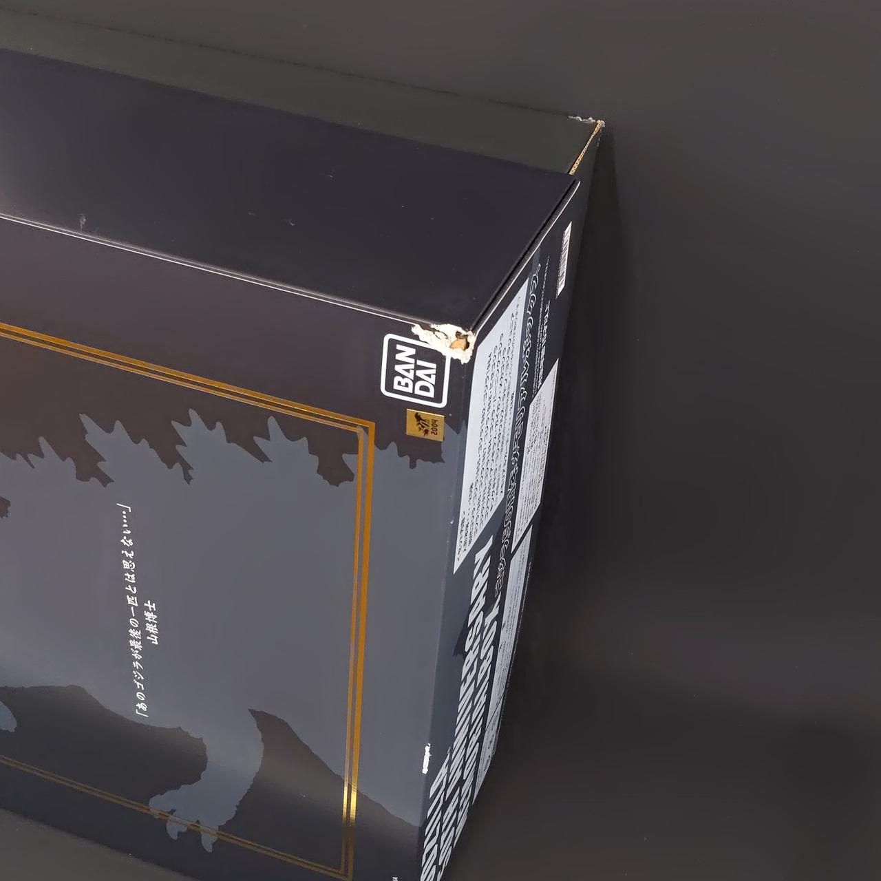 外箱に傷みがあります