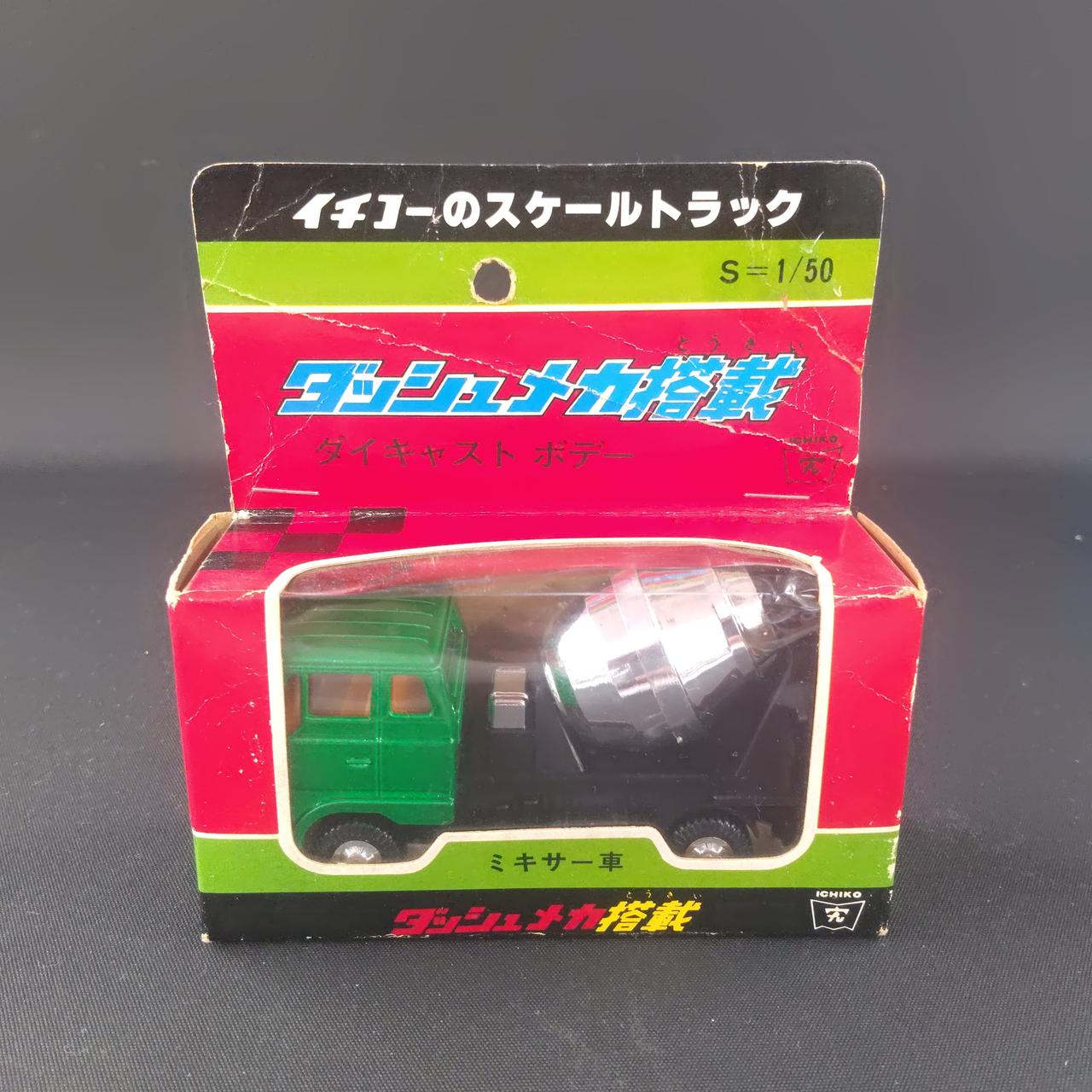 箱傷みかなりあります。