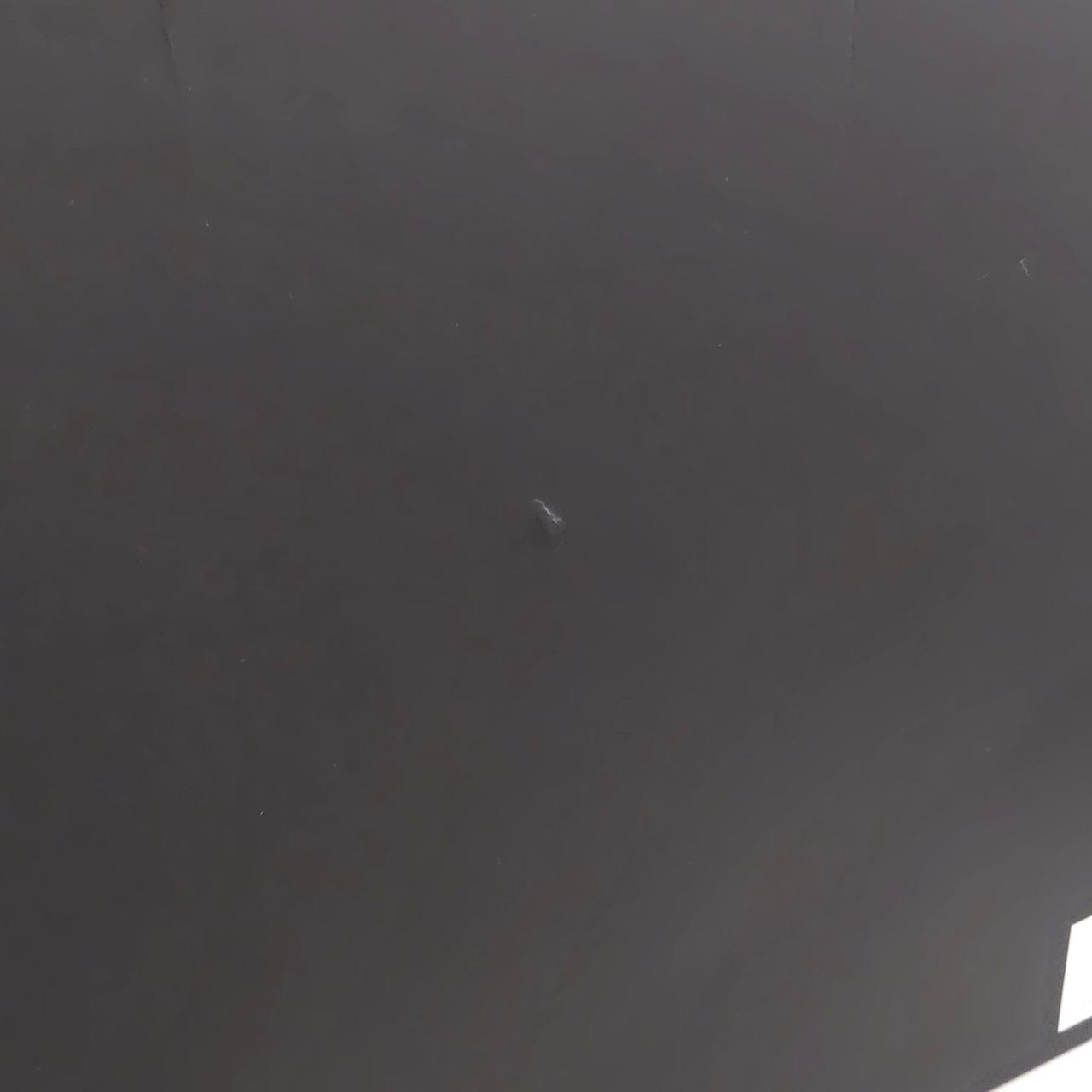 箱背面　破損あり