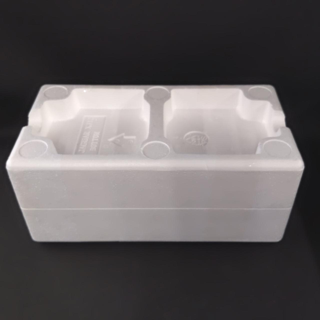 中のスチロール箱未開封です。