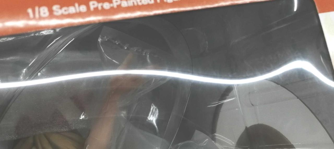 箱フィルムキズ有