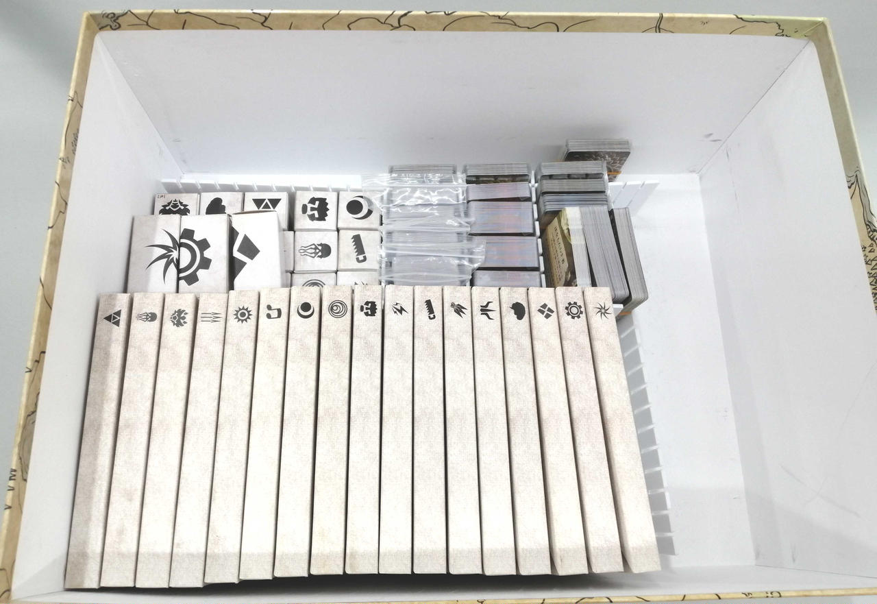 箱の中にもパーツ入っています