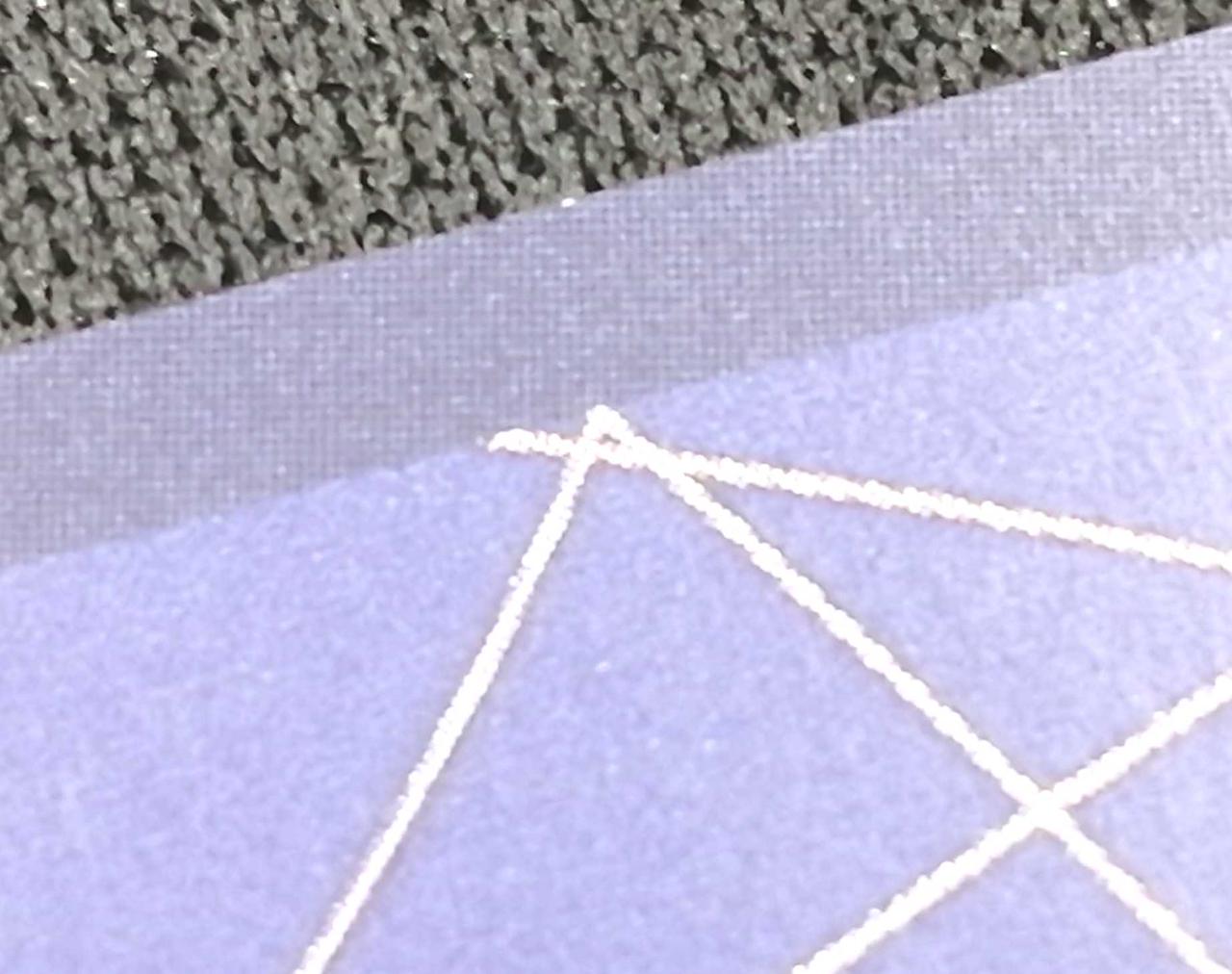 裏面上部僅かに白欠け有