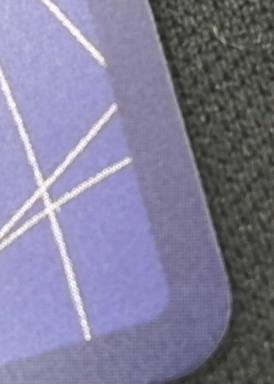 裏面右下角僅かなキズ有