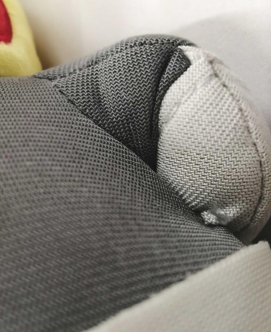 僅かに糸ほつれ箇所有