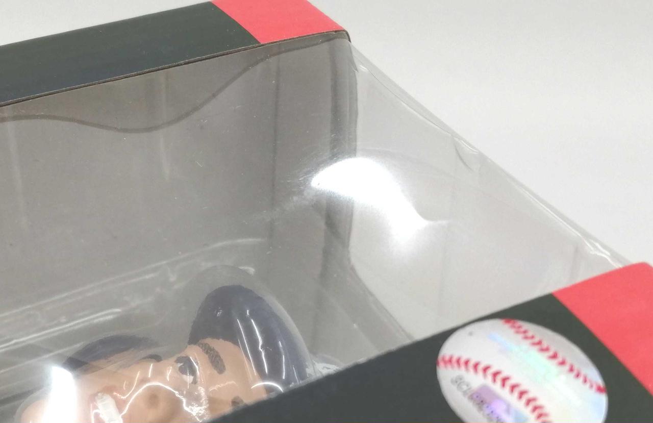 若干箱前面フィルム凹み有