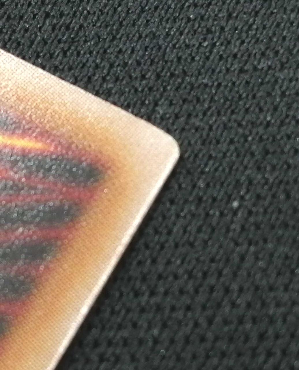 僅かに白欠け有