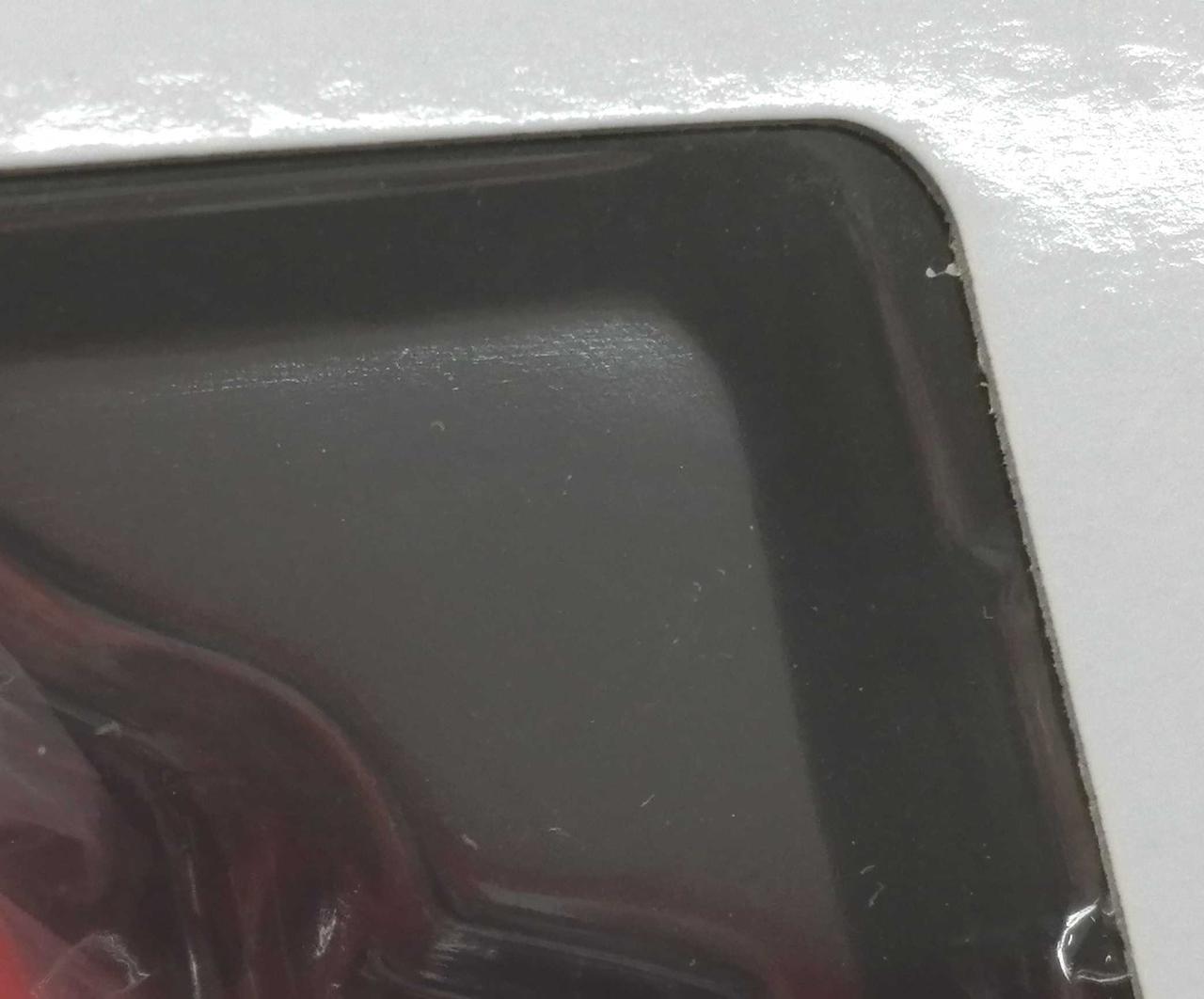 箱フィルム僅かにキズ有