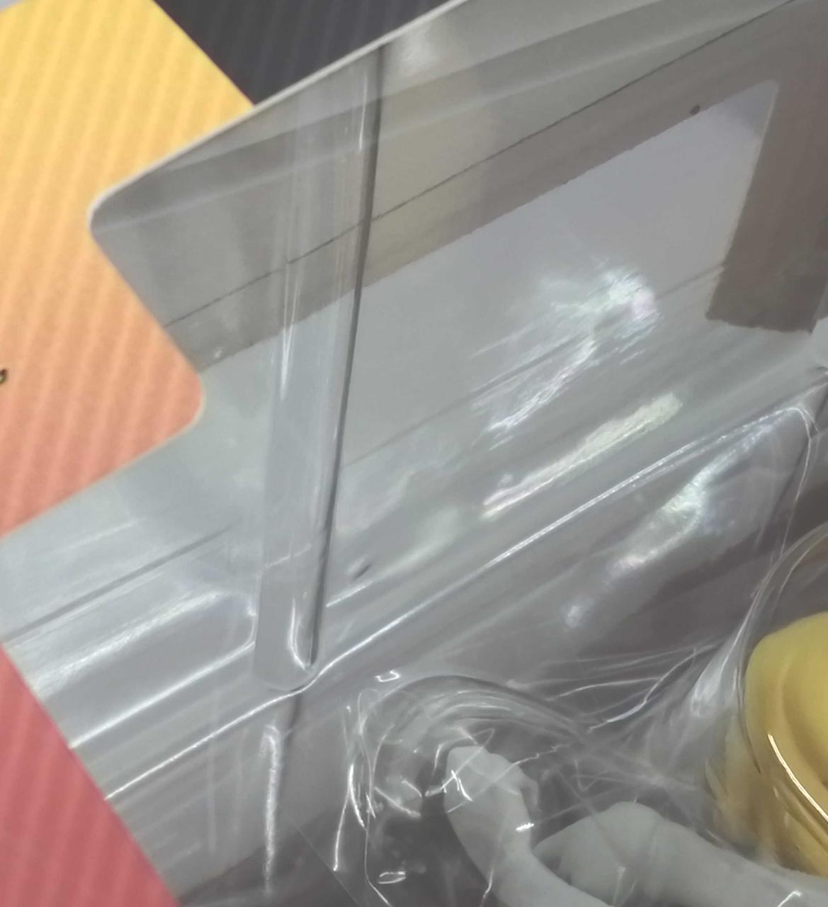 箱正面フィルム若干キズ有