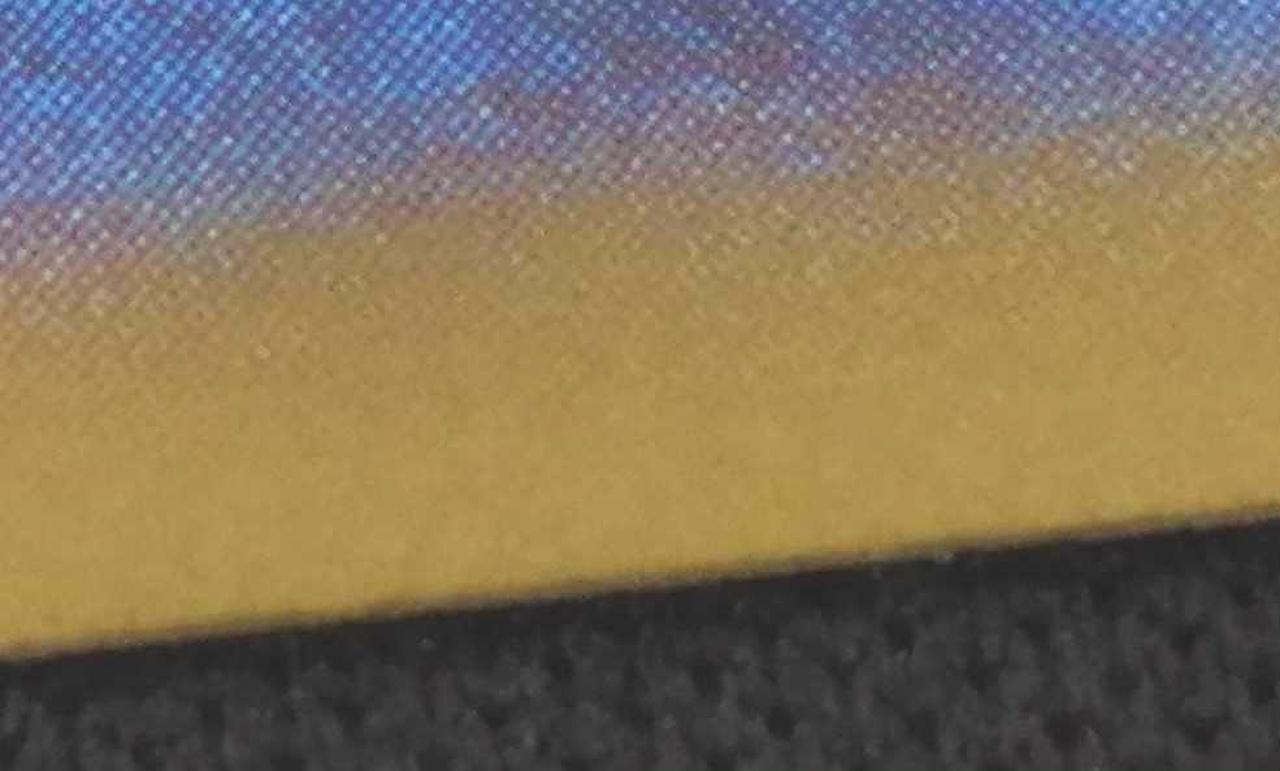 僅かに裁断粗さ有