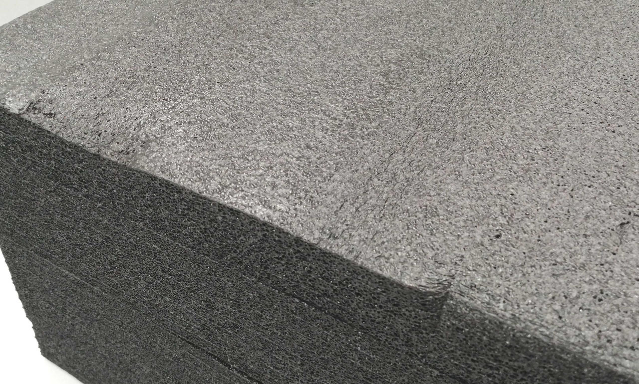 緩衝材若干イタミ有