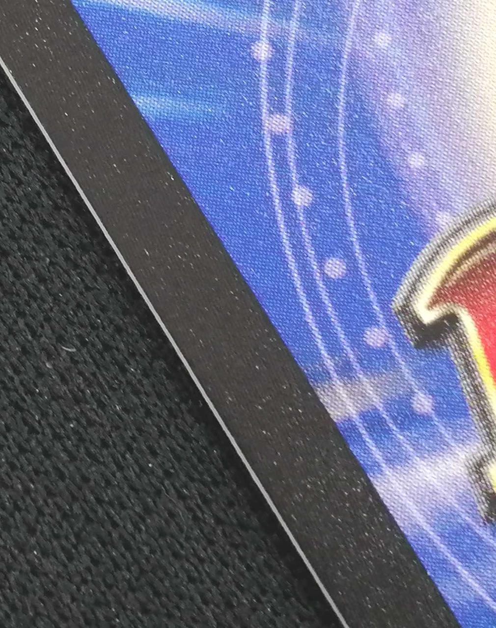 裏面Dの文字横辺りに薄い線傷有