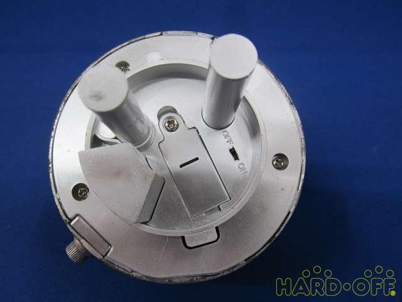 電池ブタ頭の裏です