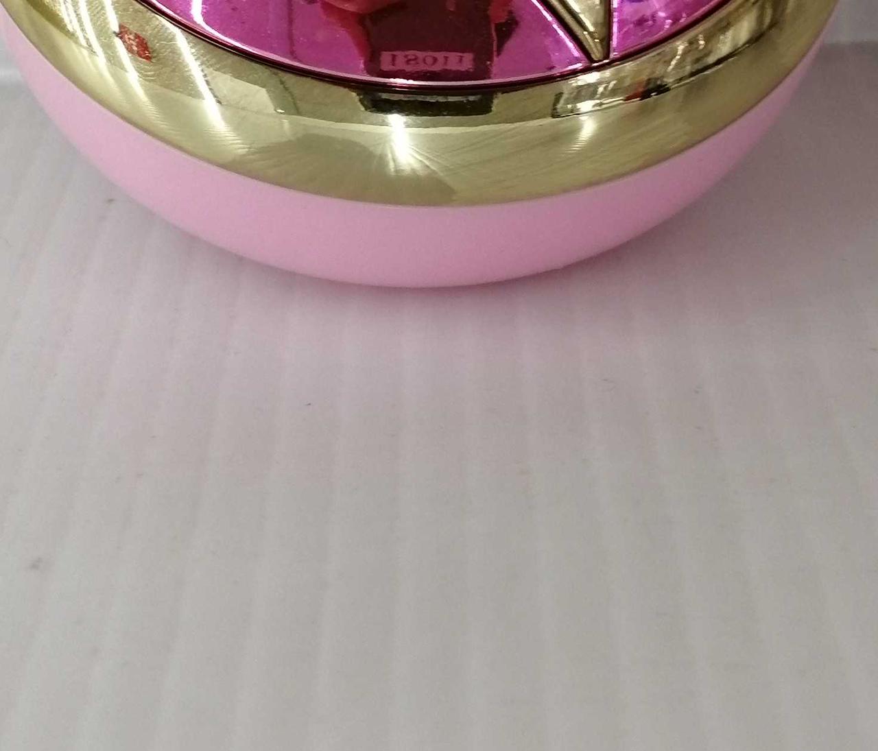 金色部分に一部黒ずみのような変色部分あり