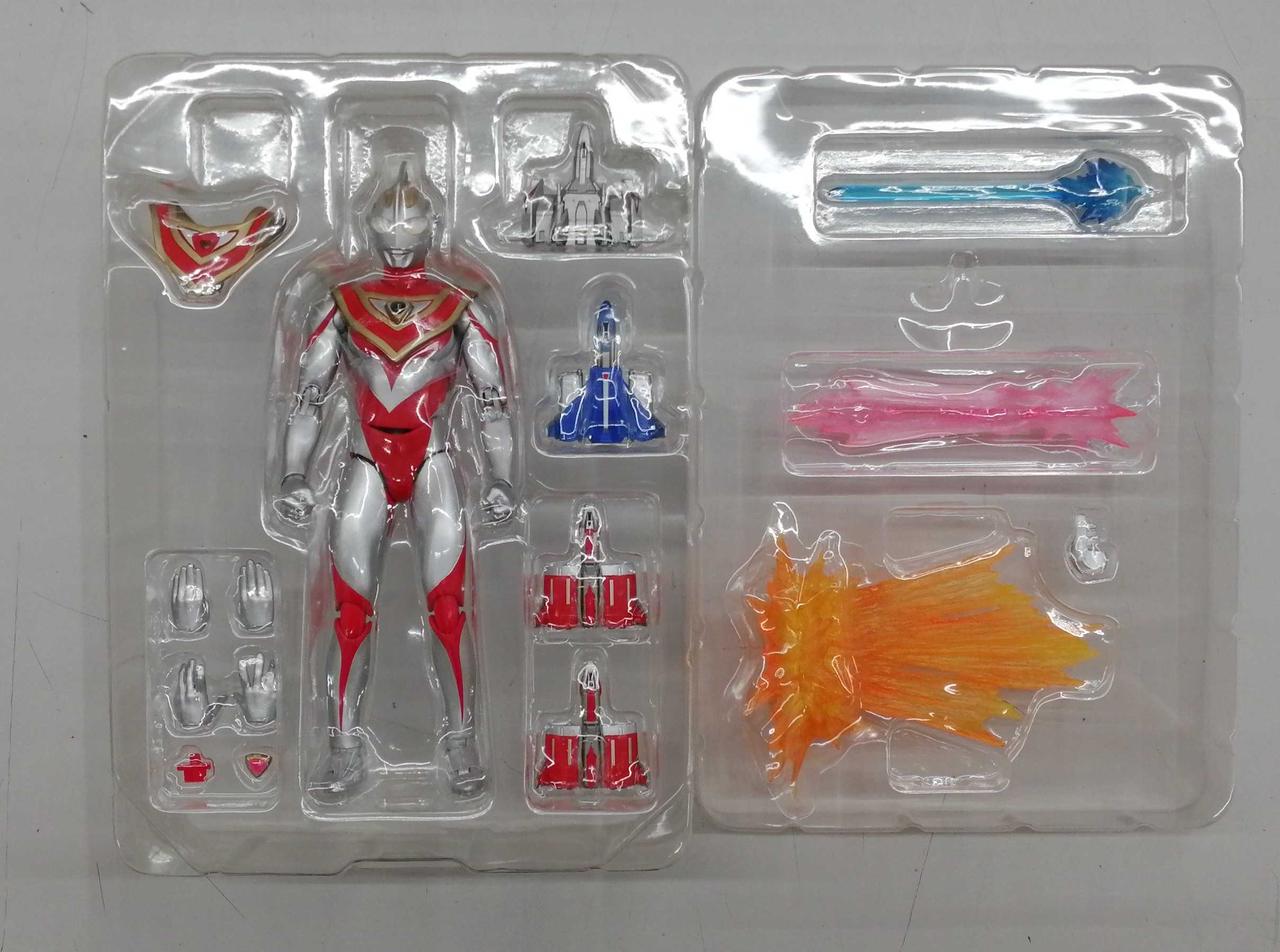 1998年／ウルトラマン・ガイア。巨大ソフトビニール人形