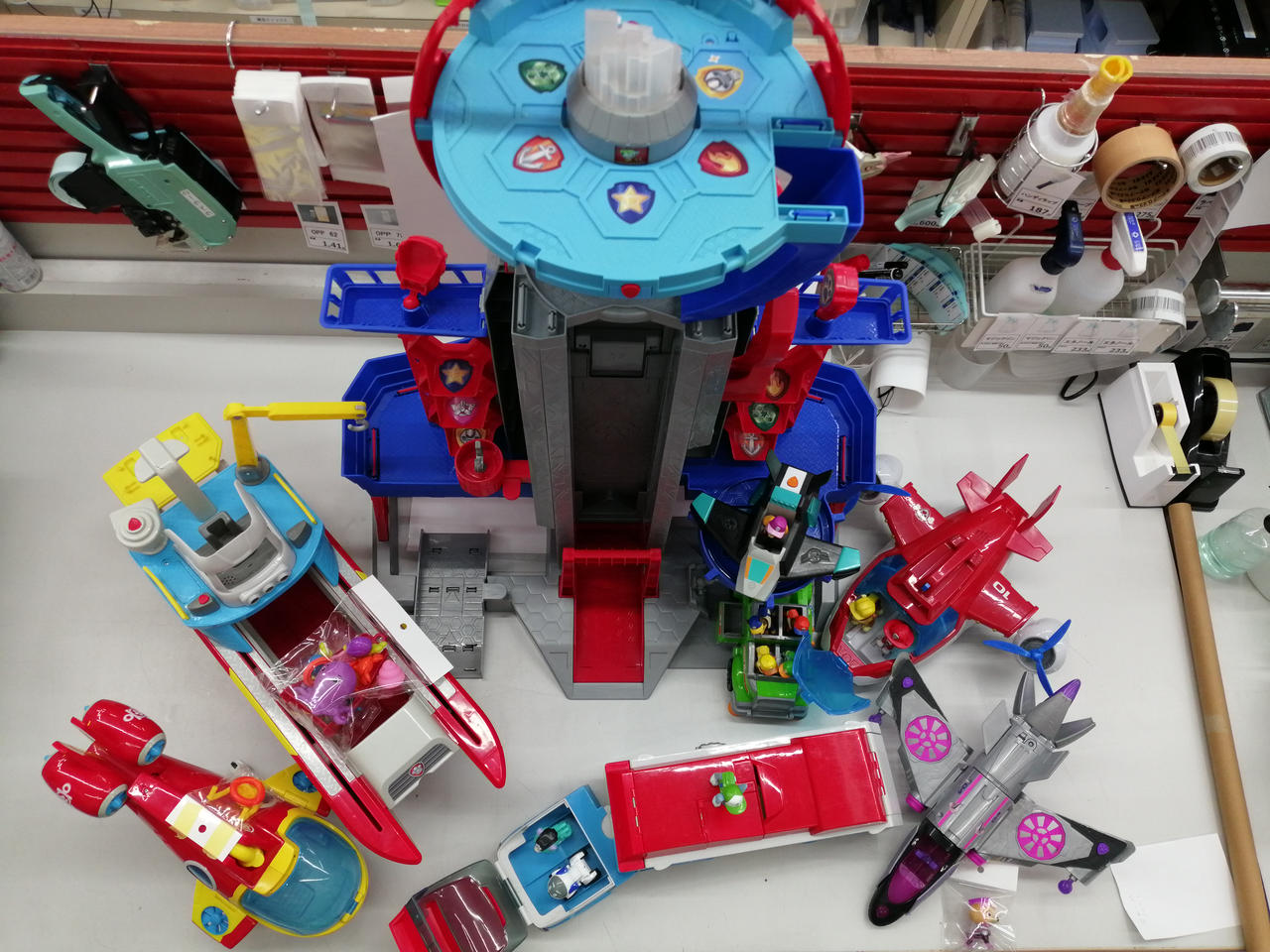 【廃盤商品】新品未開封パウパトロール　DXパウタワー　トイザらス限定 パウ・パトロール パウっと出動！DXパウステーション | おもちゃ